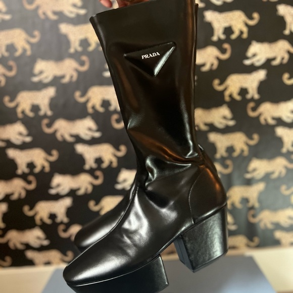 Worn once boots from Prada’s FW collection, includes original box - Picture 2 of 8